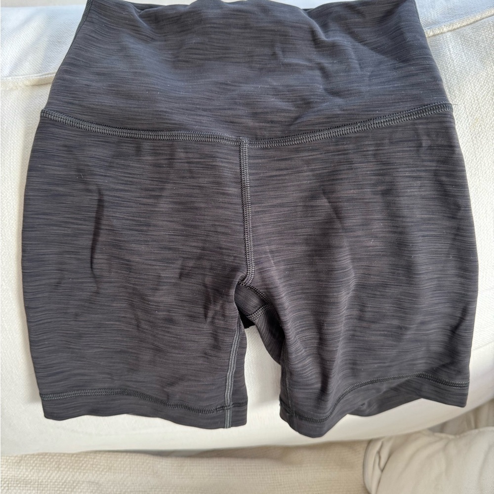Wunder Train High-Rise Short 6"
